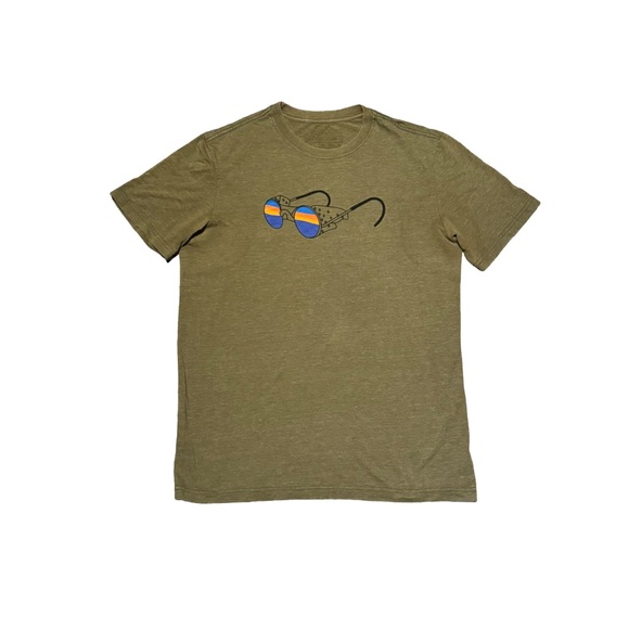 Patagonia Other - Patagonia Men’s Slim Fit Sunglasses Logo T-Shirt